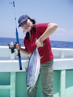 ���c �����q