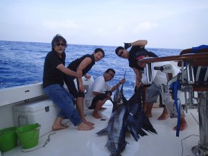 ���}�����m